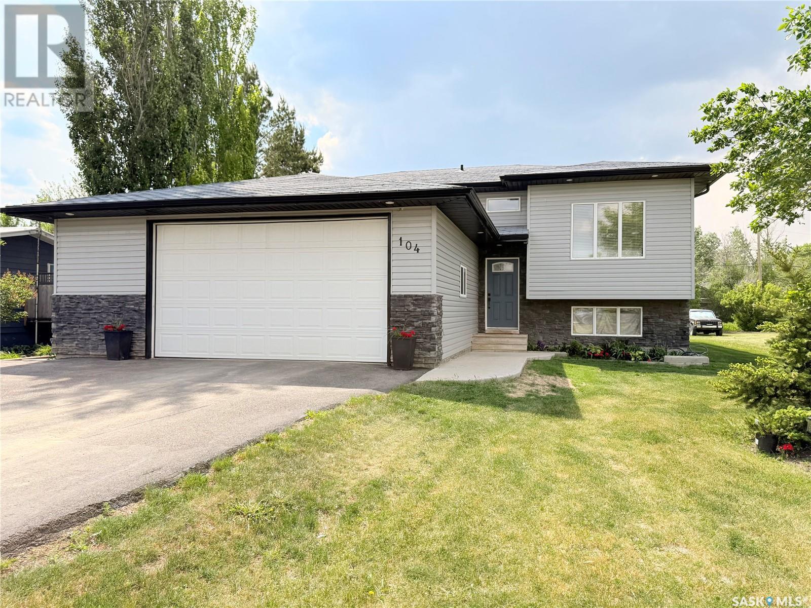 104 4th Street E, Milden, Saskatchewan  S0L 2L0 - Photo 1 - SK007806