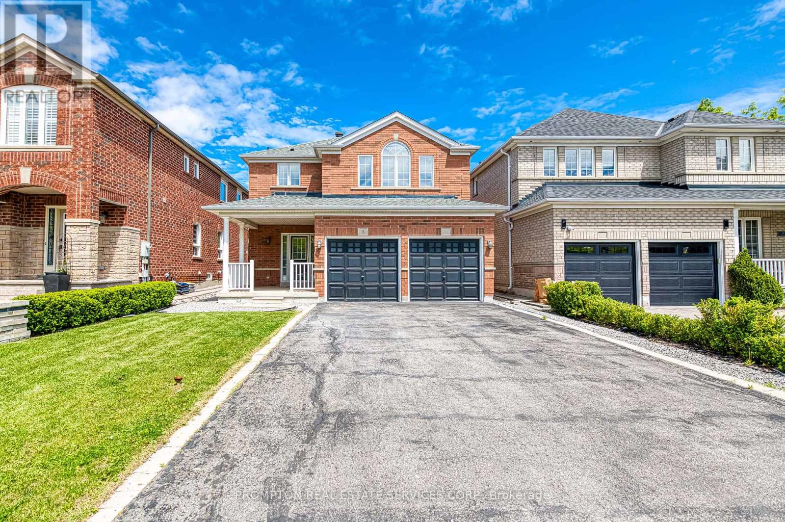 5 CASEMOUNT STREET, Aurora, Ontario