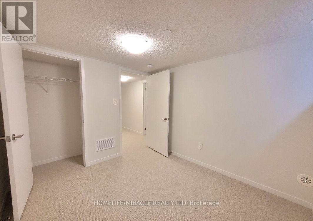 Th88 - 39 Honeycrisp Crescent, Vaughan (Vaughan Corporate Centre), Ontario  L4K 0M7 - Photo 11 - N12193816