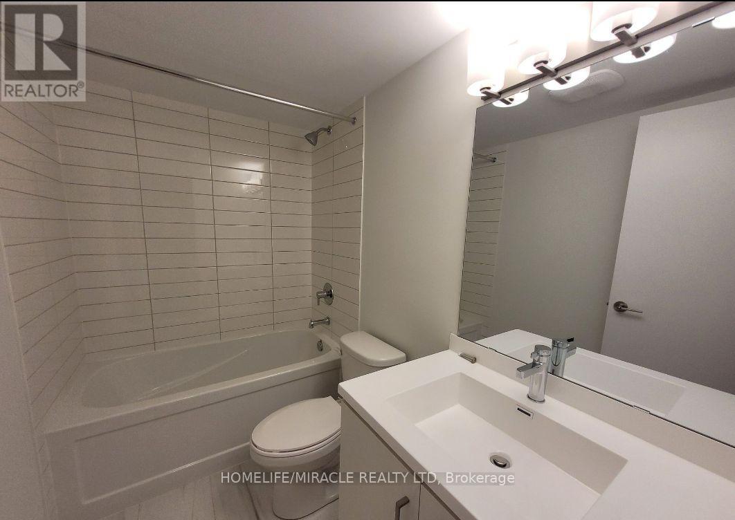 Th88 - 39 Honeycrisp Crescent, Vaughan, Ontario  L4K 0M7 - Photo 6 - N12193816