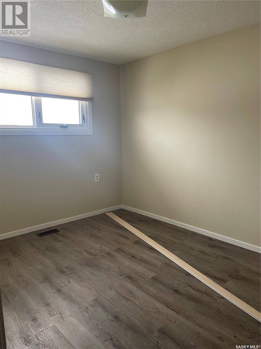 105 Dufferin Street, Govan, Saskatchewan  S0G 1Z0 - Photo 4 - SK995592