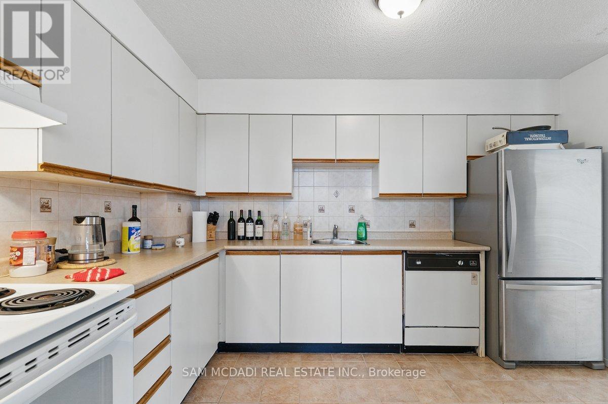 1203 - 200 Robert Speck Parkway, Mississauga, Ontario  L4Z 1S3 - Photo 11 - W12193832