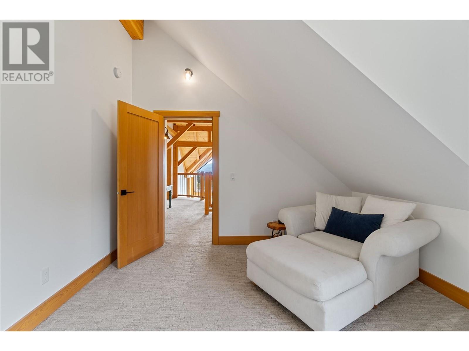 6400 Keyes Avenue, Peachland, BC V0H1X8