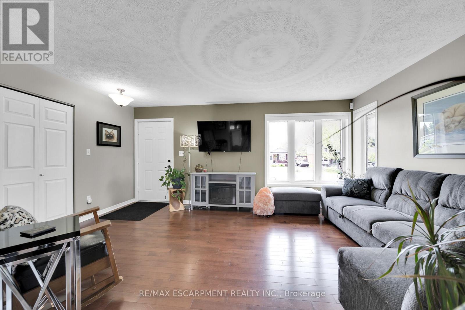 40 Country Club Road, Haldimand, Ontario  N0A 1E0 - Photo 9 - X12193808
