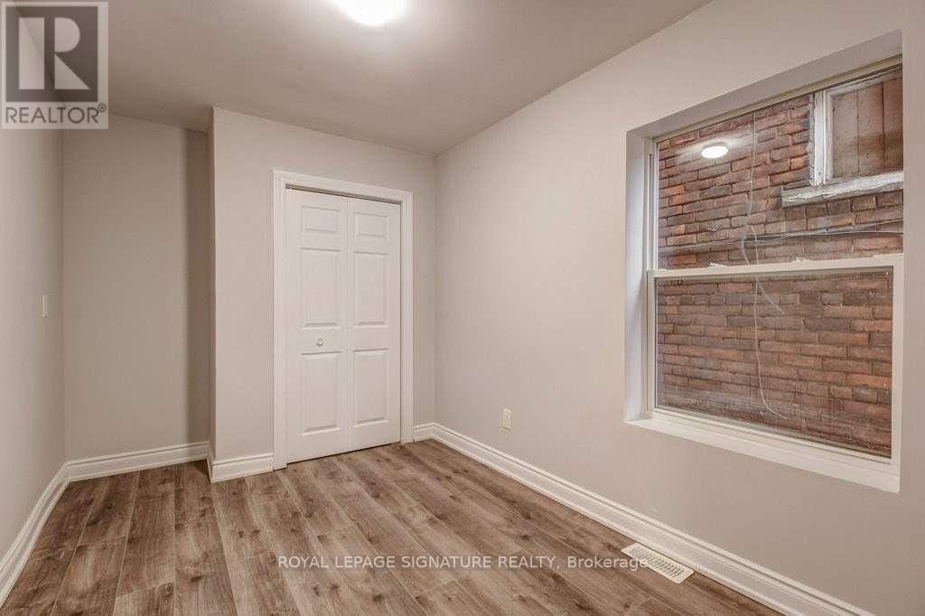 21 Fife Street, Hamilton (Gibson), Ontario  L8L 1W9 - Photo 7 - X12193345
