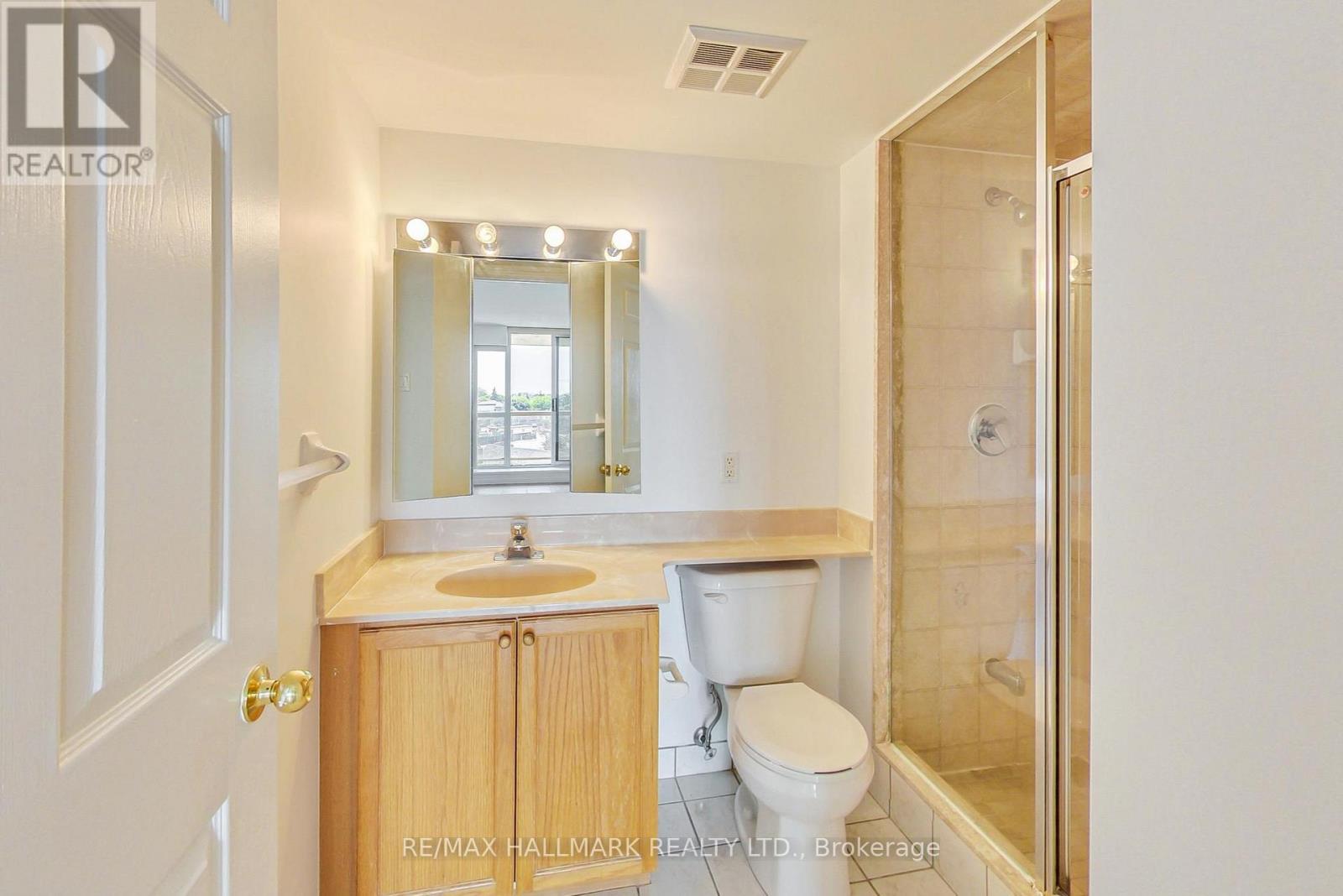 405 - 800 Sheppard Avenue W, Toronto (Bathurst Manor), Ontario  M3H 6B4 - Photo 16 - C12139759