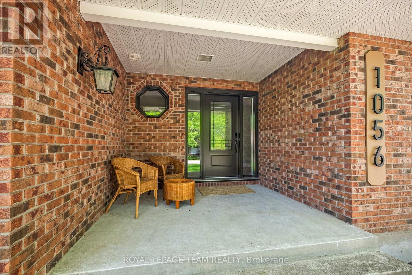 1056 Heenan Terrace, Ottawa, Ontario  K4M 1J2 - Photo 2 - X12091110