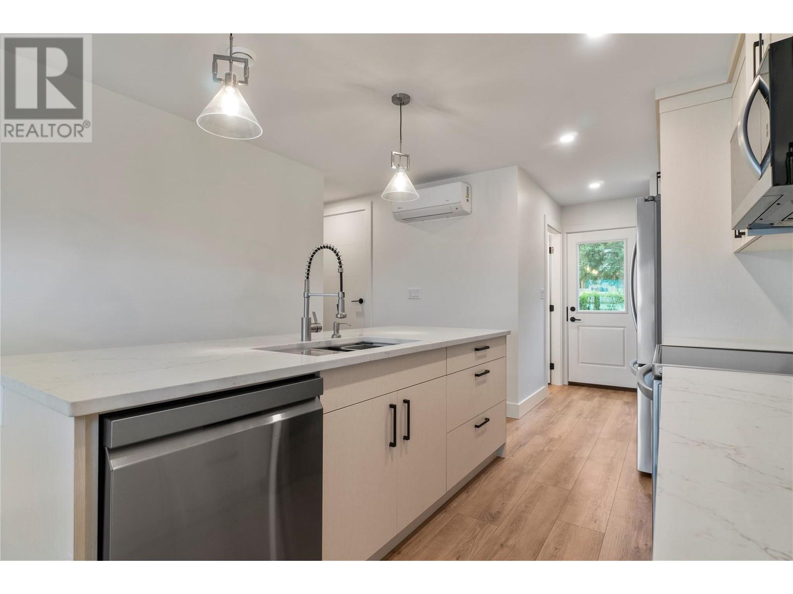 981 12 Street Se Unit# 35, Salmon Arm, British Columbia  V1E 2C8 - Photo 23 - 10350699