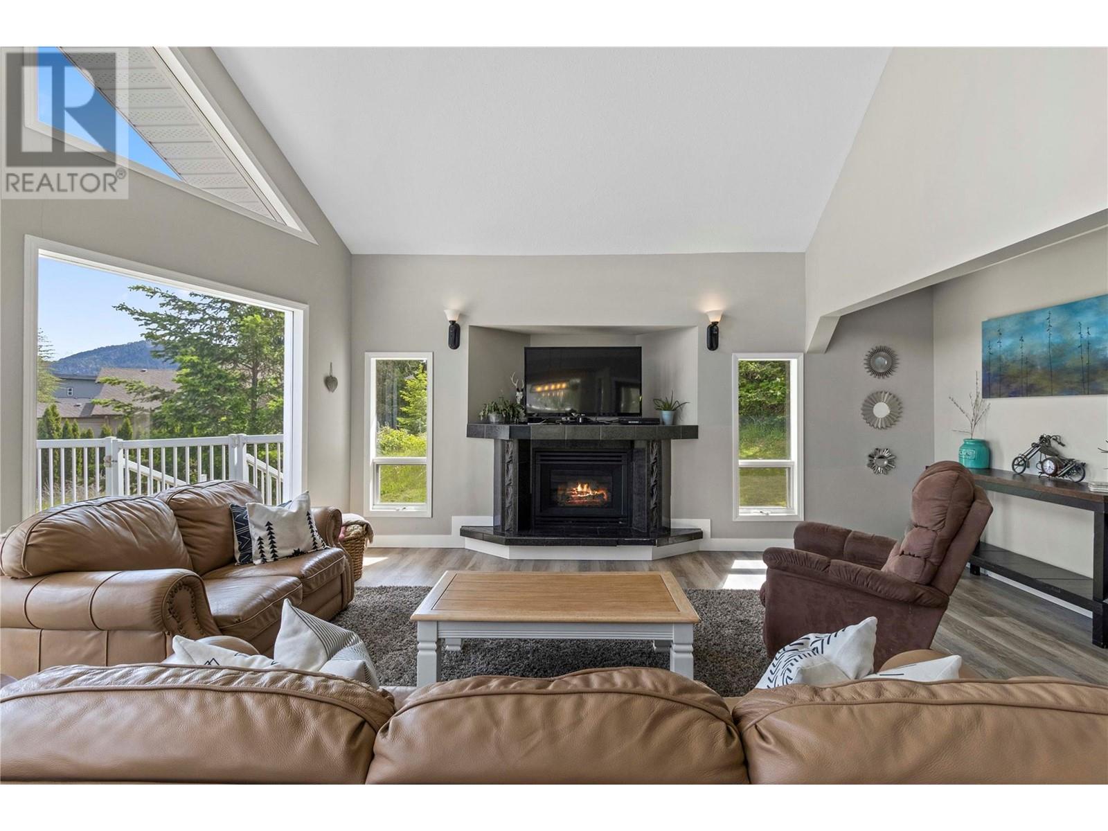 2854 Walsh Road, Sorrento, British Columbia  V0E 2W1 - Photo 6 - 10349055