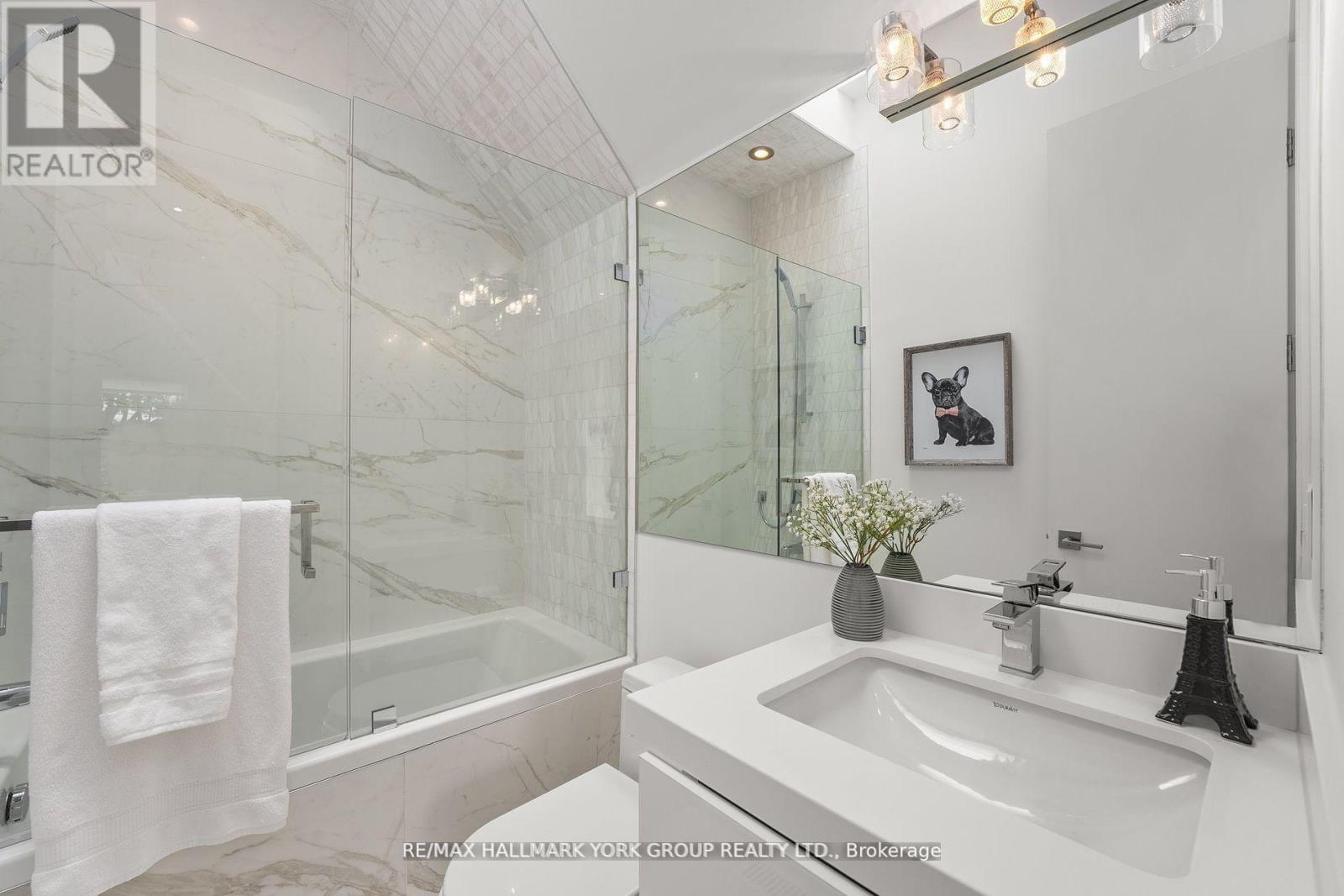 100 Roe Avenue, Toronto, Ontario  M5M 2H7 - Photo 12 - C12019396