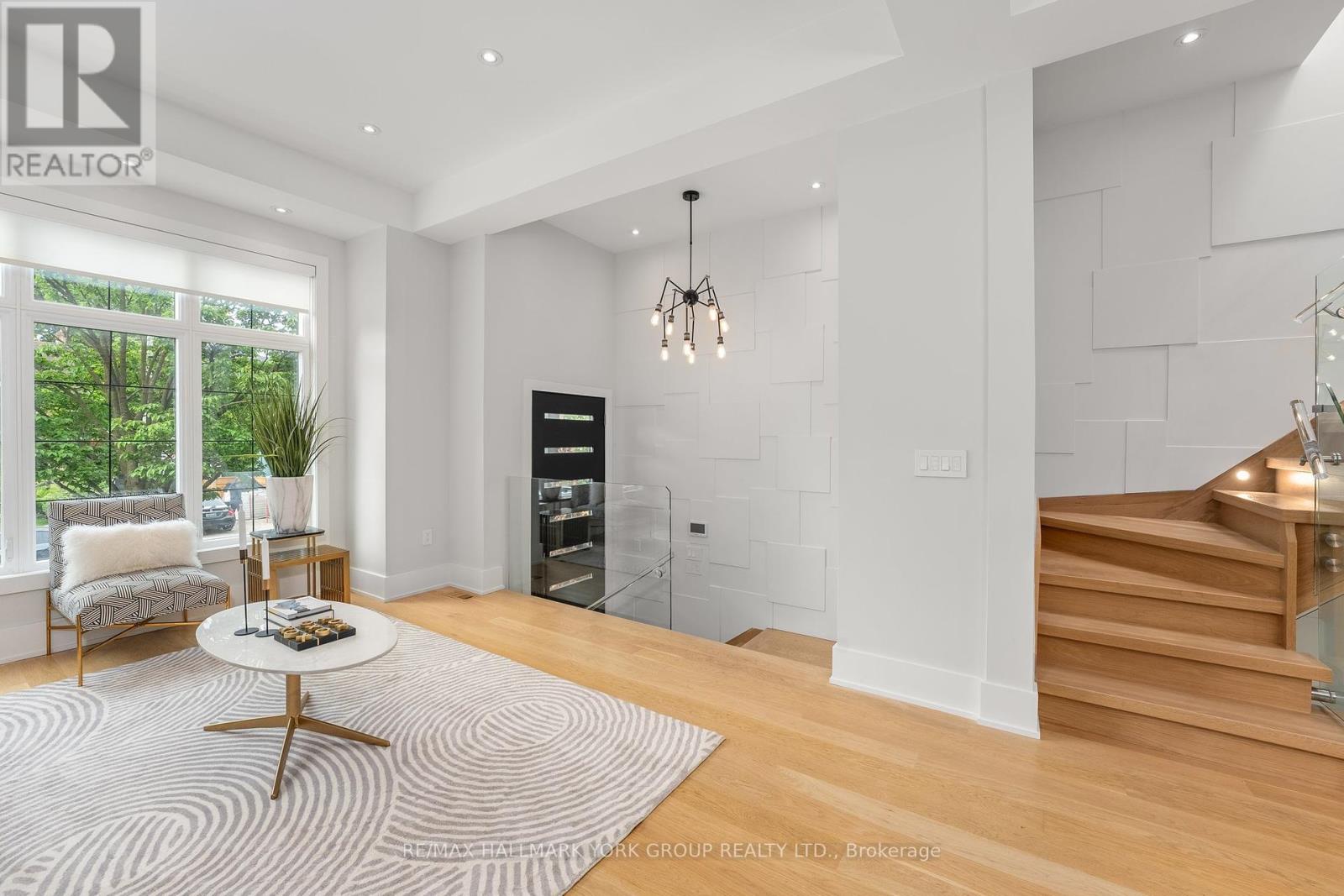 100 Roe Avenue, Toronto, Ontario  M5M 2H7 - Photo 33 - C12019396