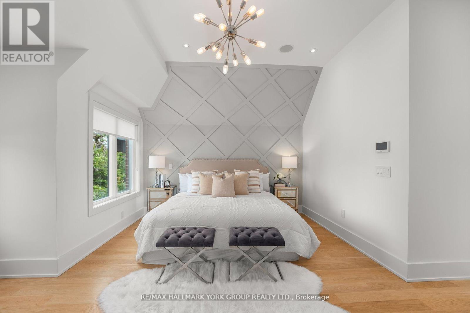 100 Roe Avenue, Toronto, Ontario  M5M 2H7 - Photo 7 - C12019396