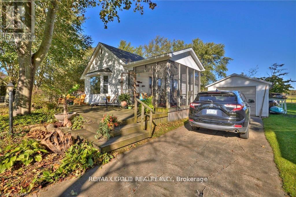 Property at 35 LAKEVIEW LINE image 1