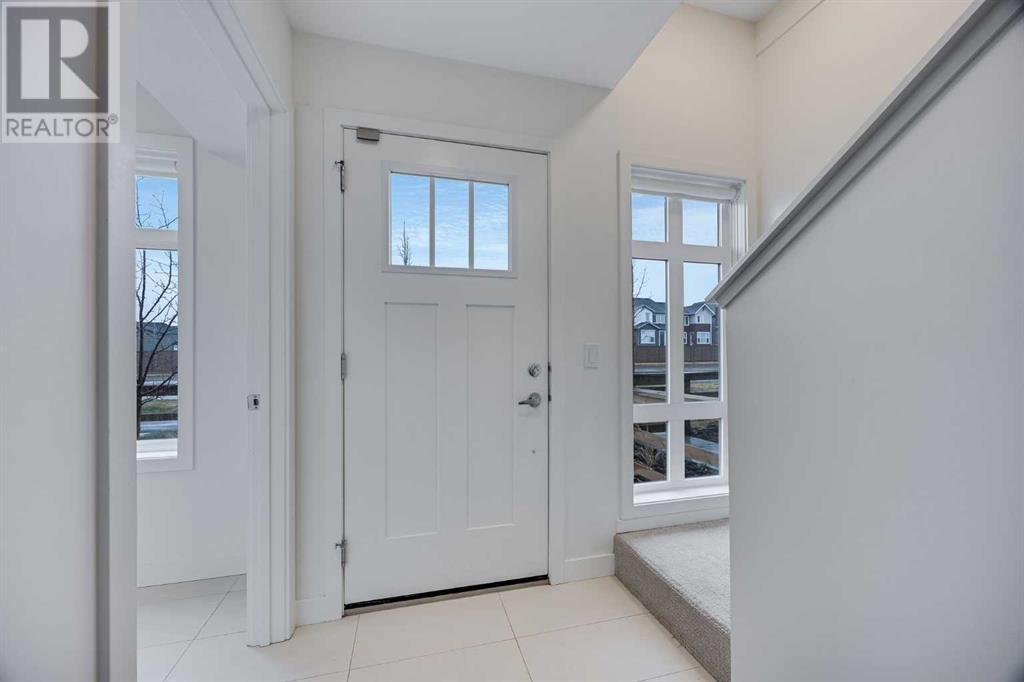 Property at 422 210 Avenue SW image 3