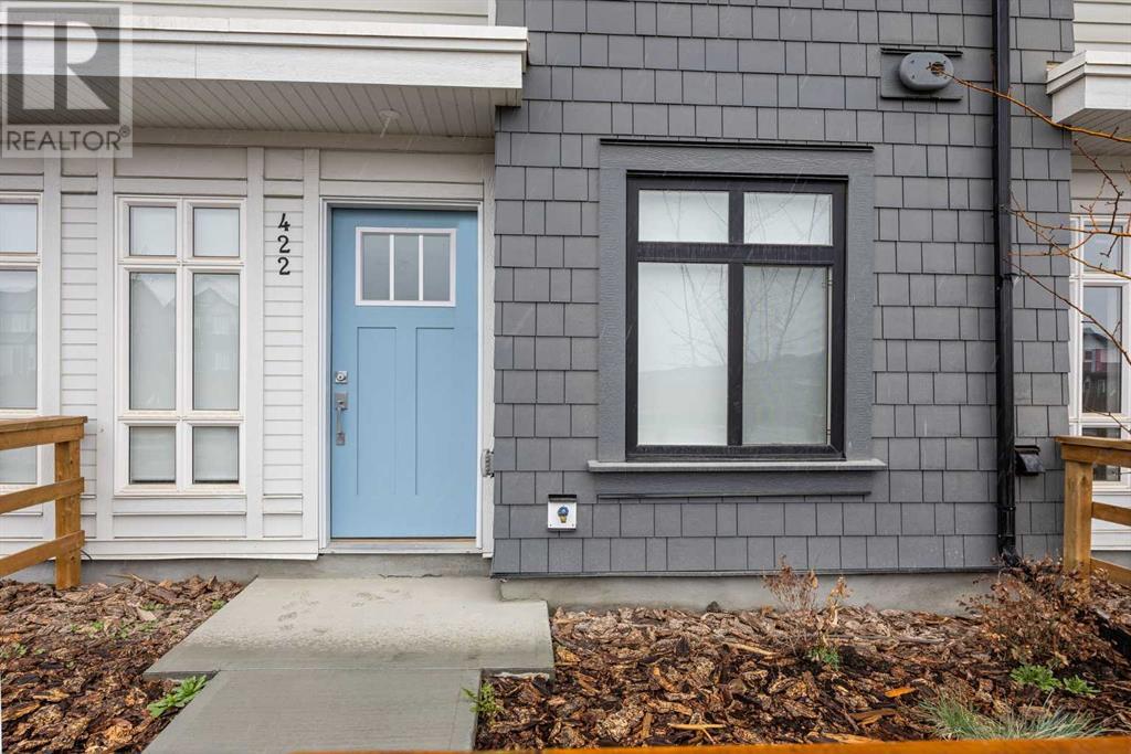 Property at 422 210 Avenue SW image 2