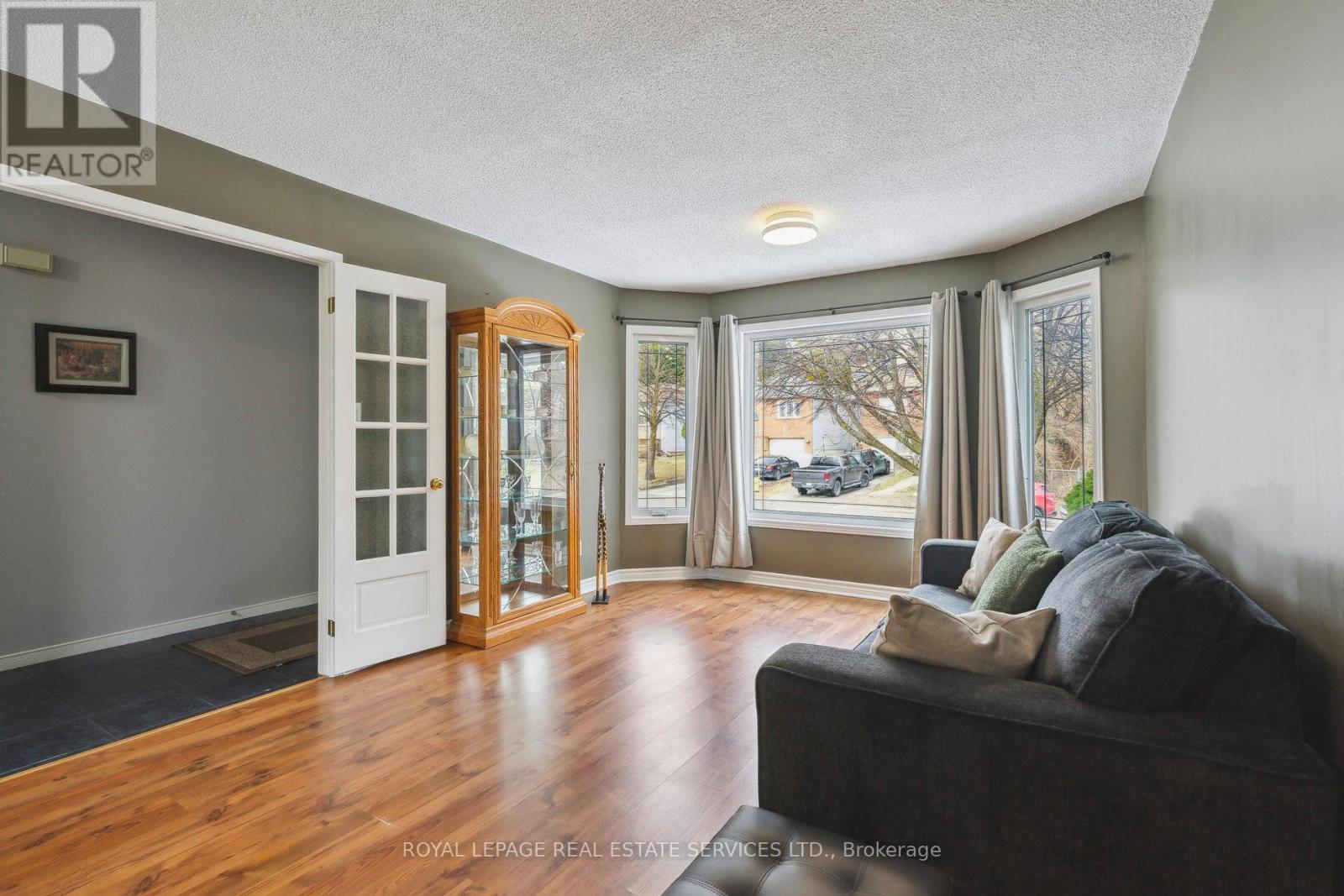 19 Engel Crescent, Barrie, Ontario  L4N 6K5 - Photo 3 - S12132353