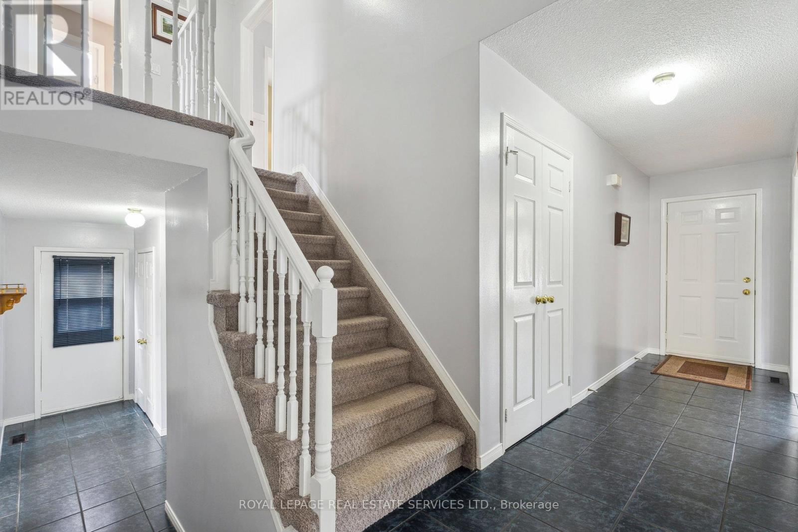 19 Engel Crescent, Barrie, Ontario  L4N 6K5 - Photo 7 - S12132353
