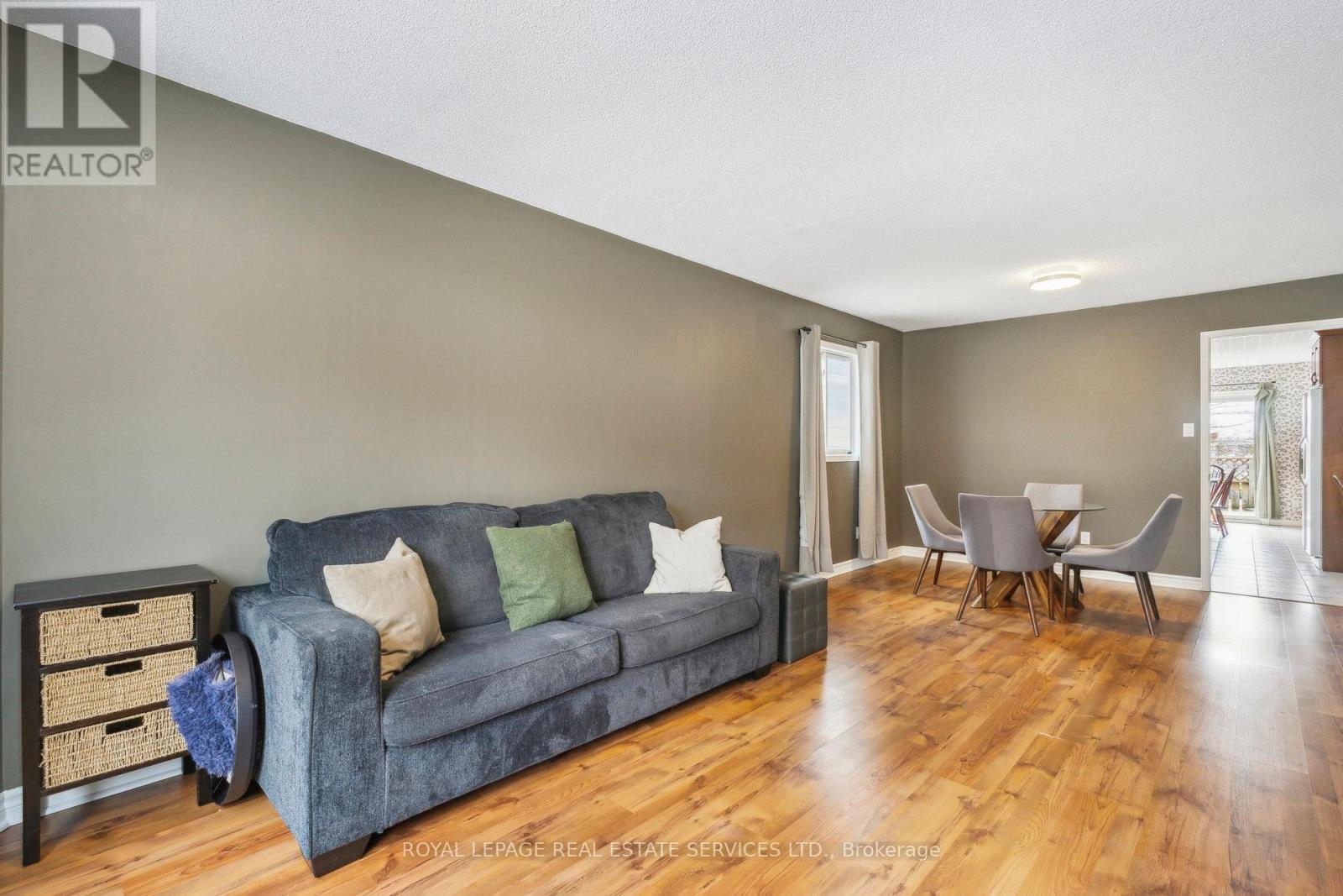 19 Engel Crescent, Barrie, Ontario  L4N 6K5 - Photo 4 - S12132353