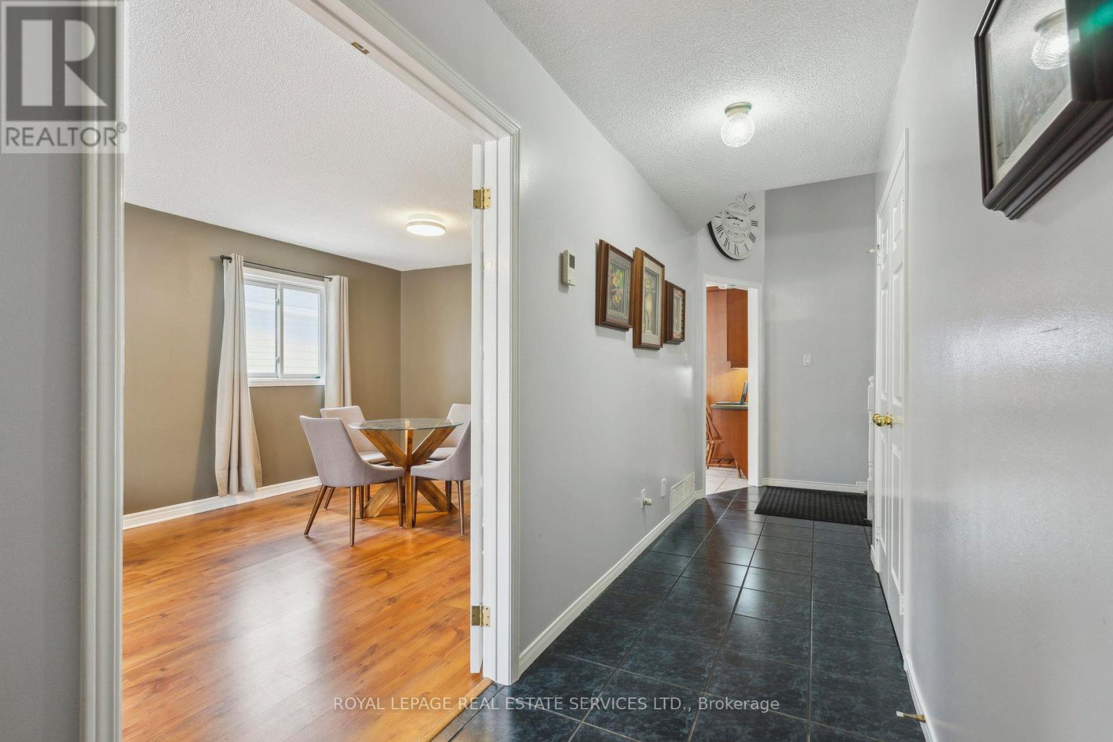 19 Engel Crescent, Barrie, Ontario  L4N 6K5 - Photo 2 - S12132353