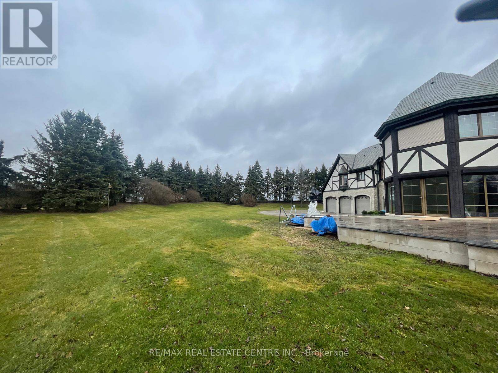 2 Edgeforest Drive, Brampton (Toronto Gore Rural Estate), Ontario  L6P 0E1 - Photo 3 - W12045389