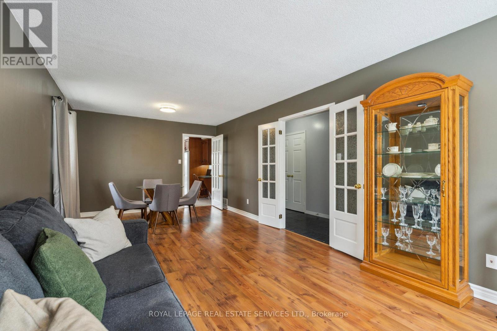 19 Engel Crescent, Barrie, Ontario  L4N 6K5 - Photo 5 - S12132353