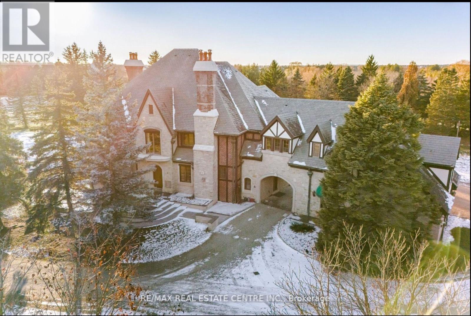 2 Edgeforest Drive, Brampton (Toronto Gore Rural Estate), Ontario  L6P 0E1 - Photo 11 - W12045389