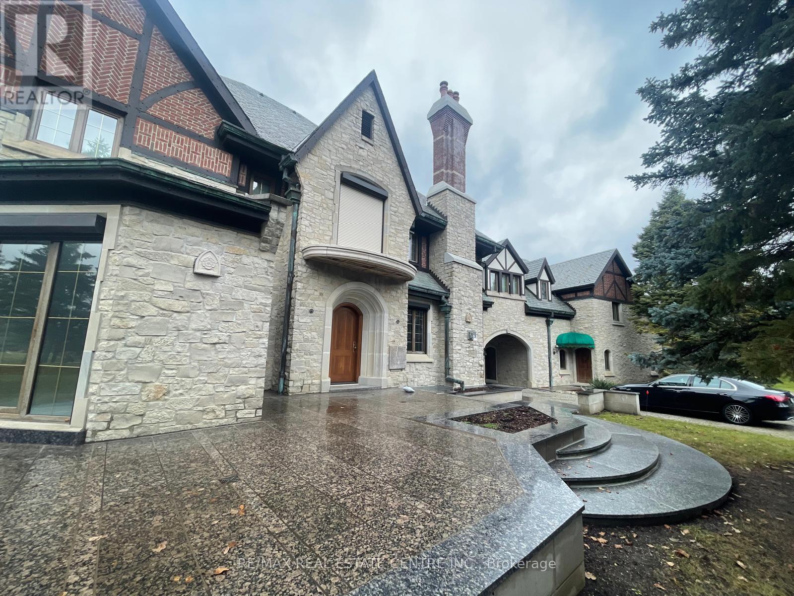2 Edgeforest Drive, Brampton (Toronto Gore Rural Estate), Ontario  L6P 0E1 - Photo 9 - W12045389
