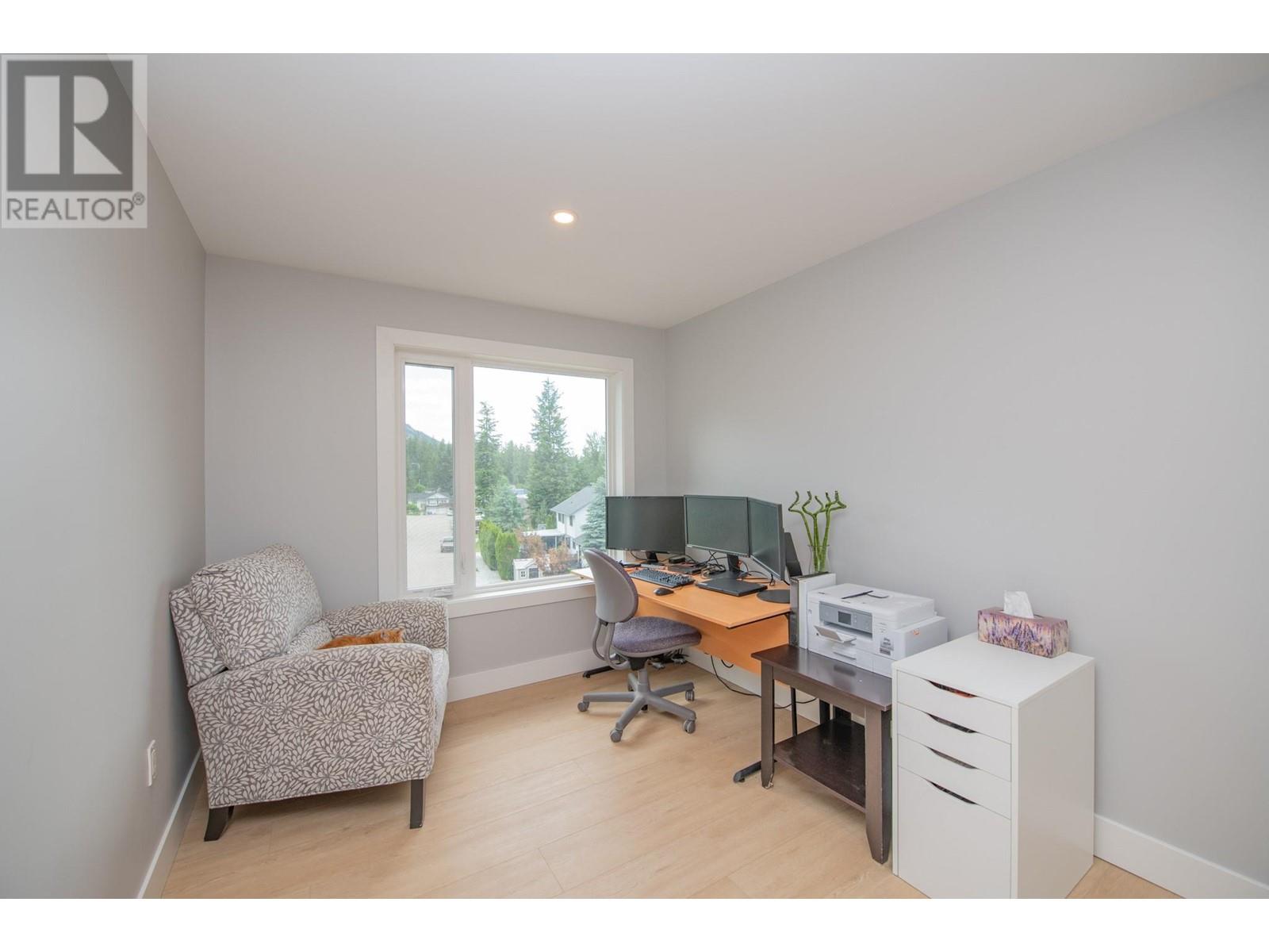 Property at 2224 Linea Crescent image 3