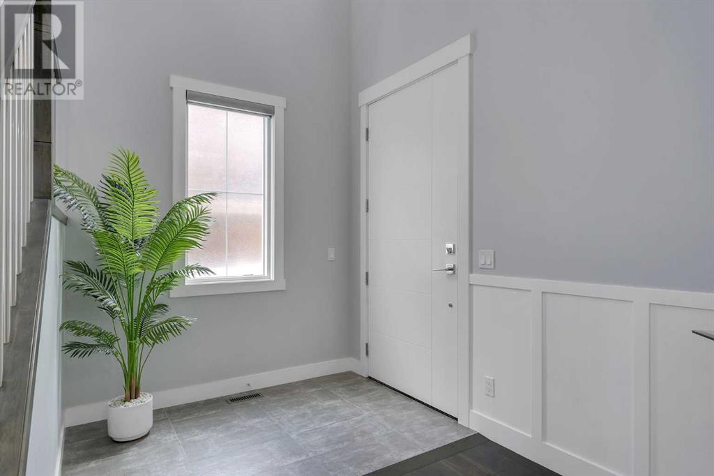 Property at 7 Waterford Heights image 2