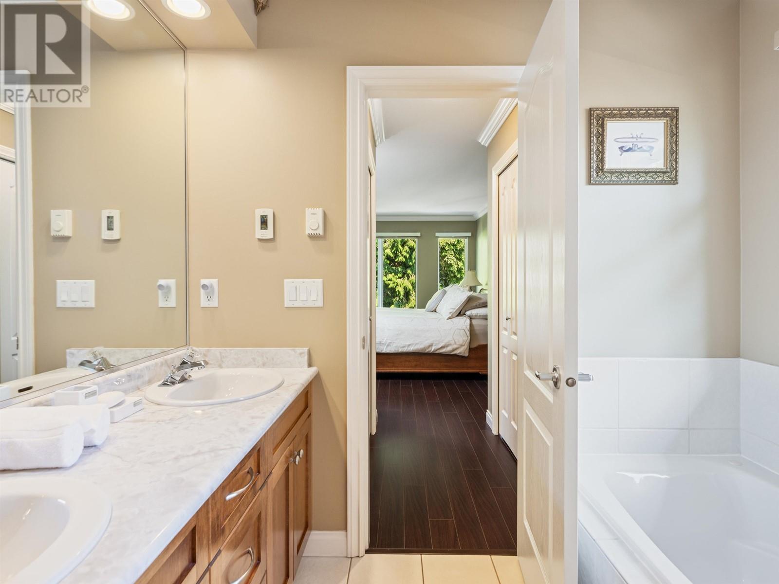 2205 Parkway Boulevard, Coquitlam, British Columbia  V3E 3P8 - Photo 26 - R2992141