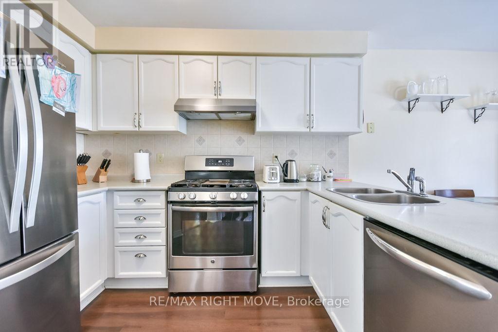 203 Dyer Drive, Wasaga Beach, Ontario  L9Z 1L9 - Photo 14 - S12172181