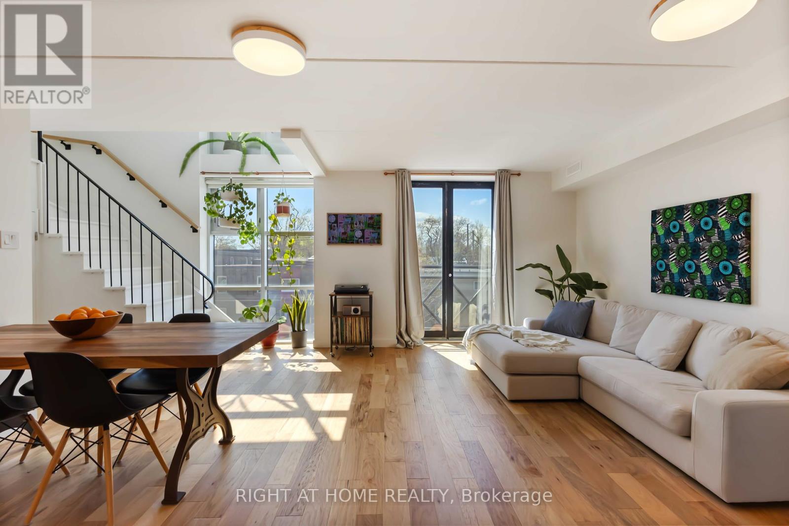 202 - 214 MAIN STREET, Toronto, Ontario