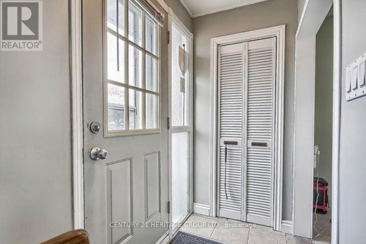 Main - 136 Septonne Avenue, Newmarket, Ontario  L3Y 2W3 - Photo 4 - N12193902
