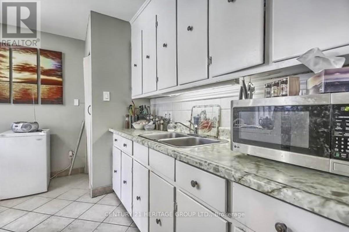 Main - 136 Septonne Avenue, Newmarket, Ontario  L3Y 2W3 - Photo 5 - N12193902
