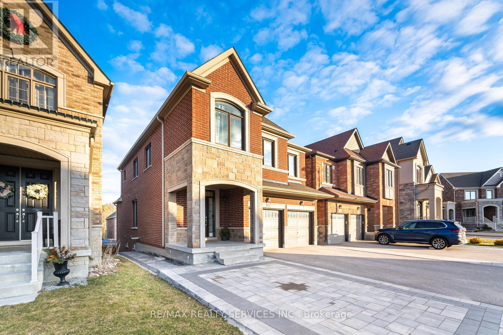 Property at 132 MEADOW VISTA CRESCENT image 4