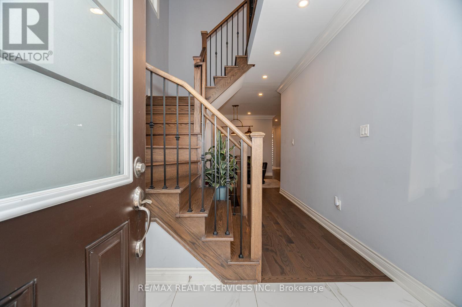 132 Meadow Vista Crescent, East Gwillimbury, Ontario  L9N 0T4 - Photo 6 - N12193903