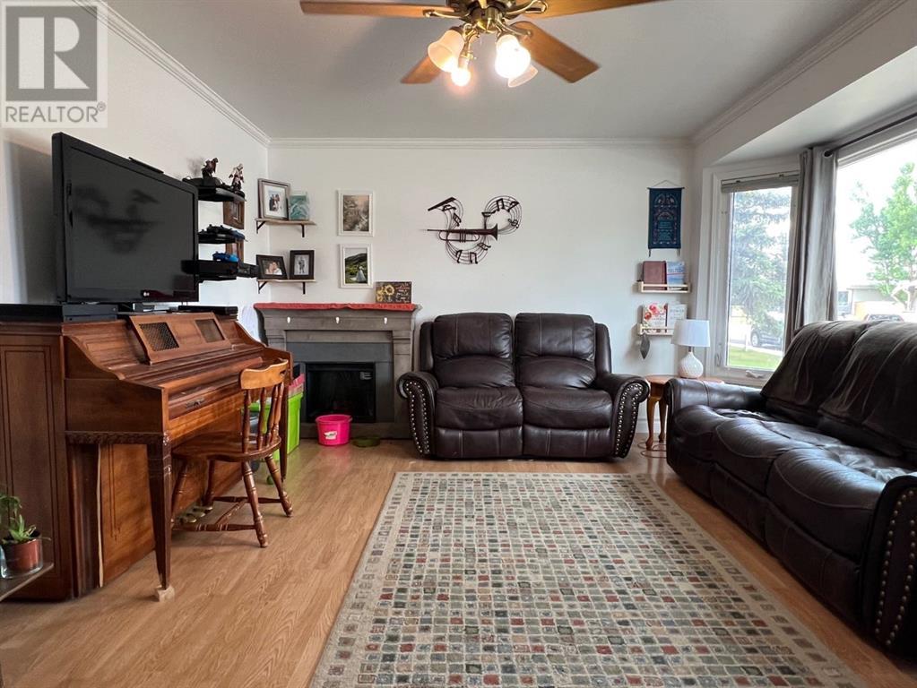 2217 14 Street, Coaldale, Alberta  T1M 1E1 - Photo 10 - A2226945