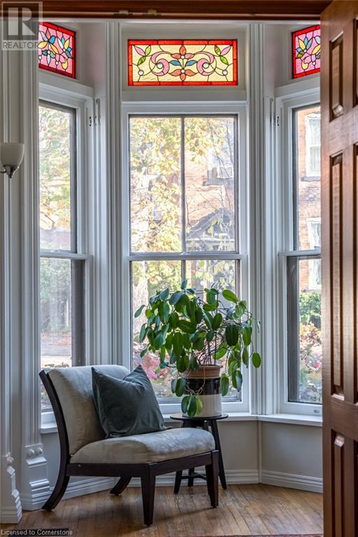 Property at 218 BAY Street S image 3