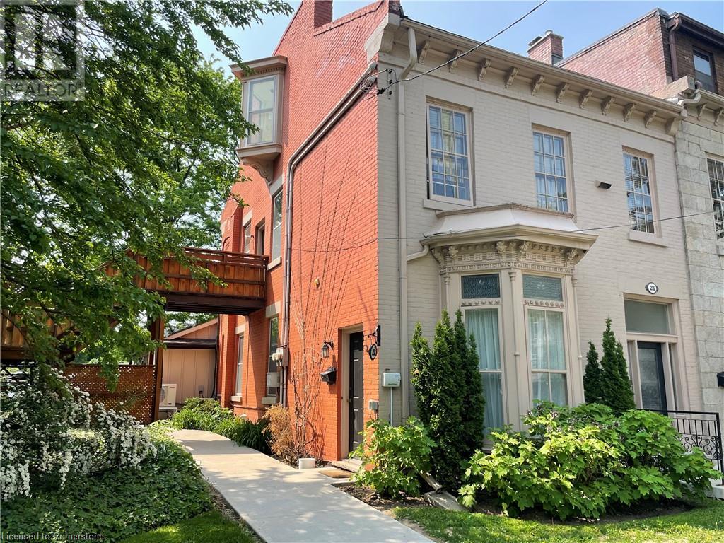 Property at 218 BAY Street S image 1