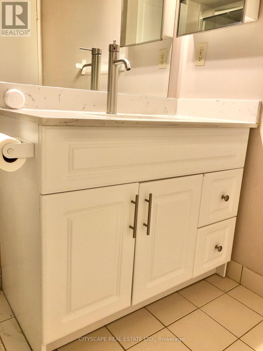 1412 - 75 King Street E, Mississauga, Ontario  L5A 4G5 - Photo 22 - W12193882