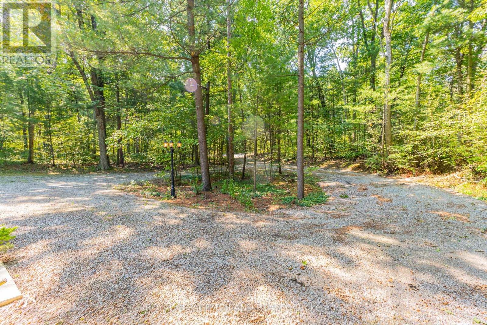 10342 Beach O' Pines Road, Lambton Shores (Grand Bend), Ontario  N0M 1T0 - Photo 47 - X12193939