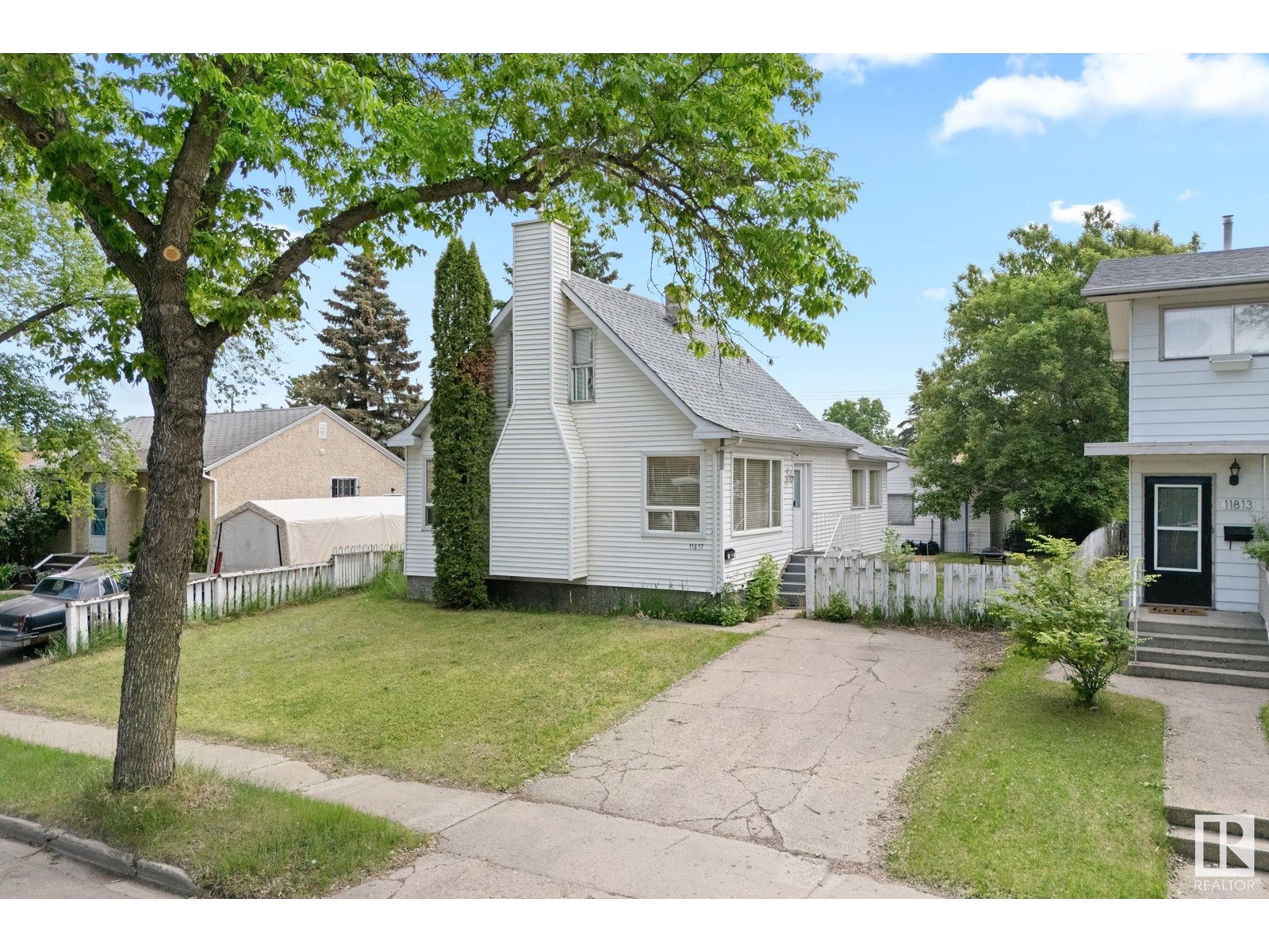 Property at 11817 44 ST NW image 1