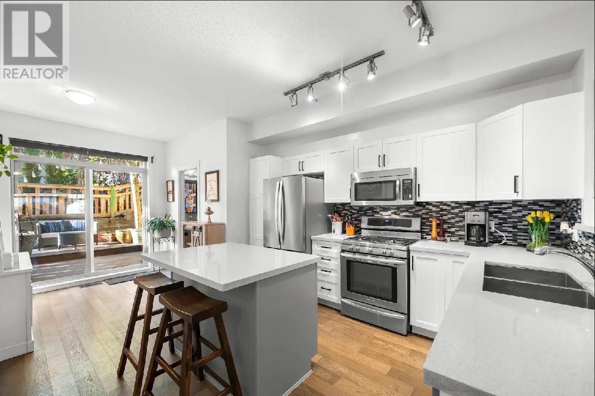 Property at 44 55 HAWTHORN DRIVE image 1