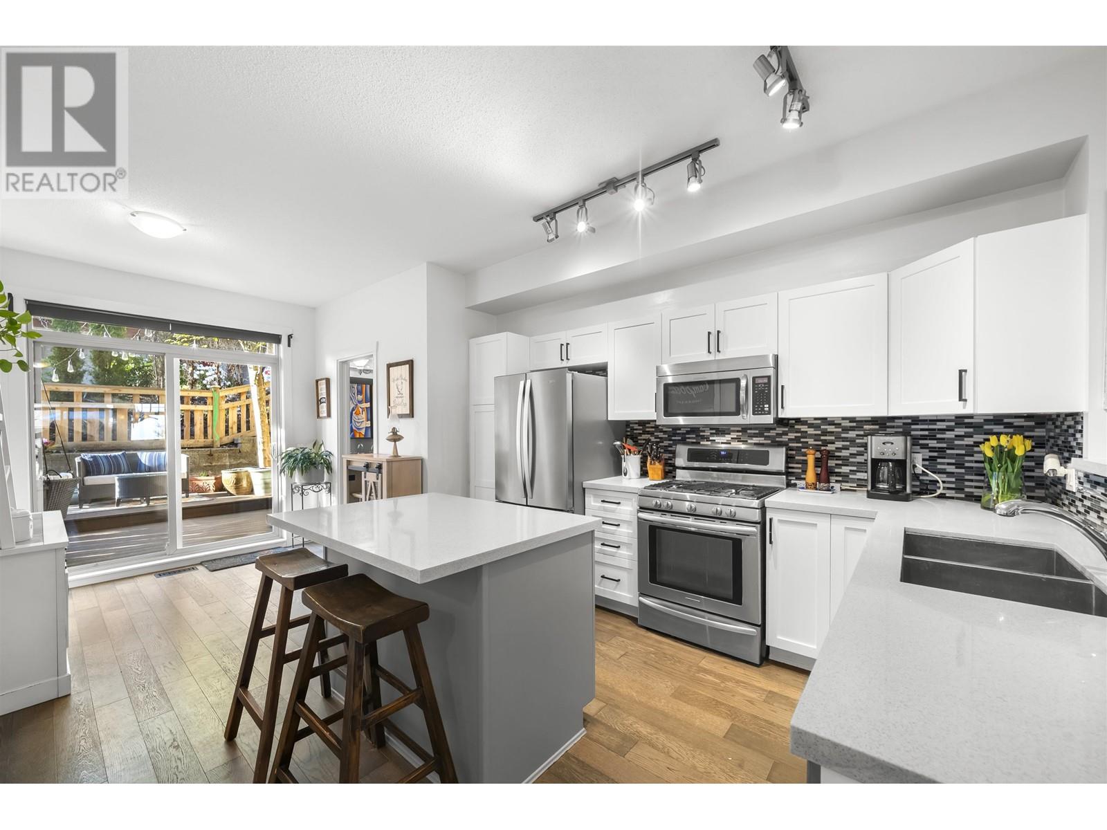 Property at 44 55 HAWTHORN DRIVE image 4