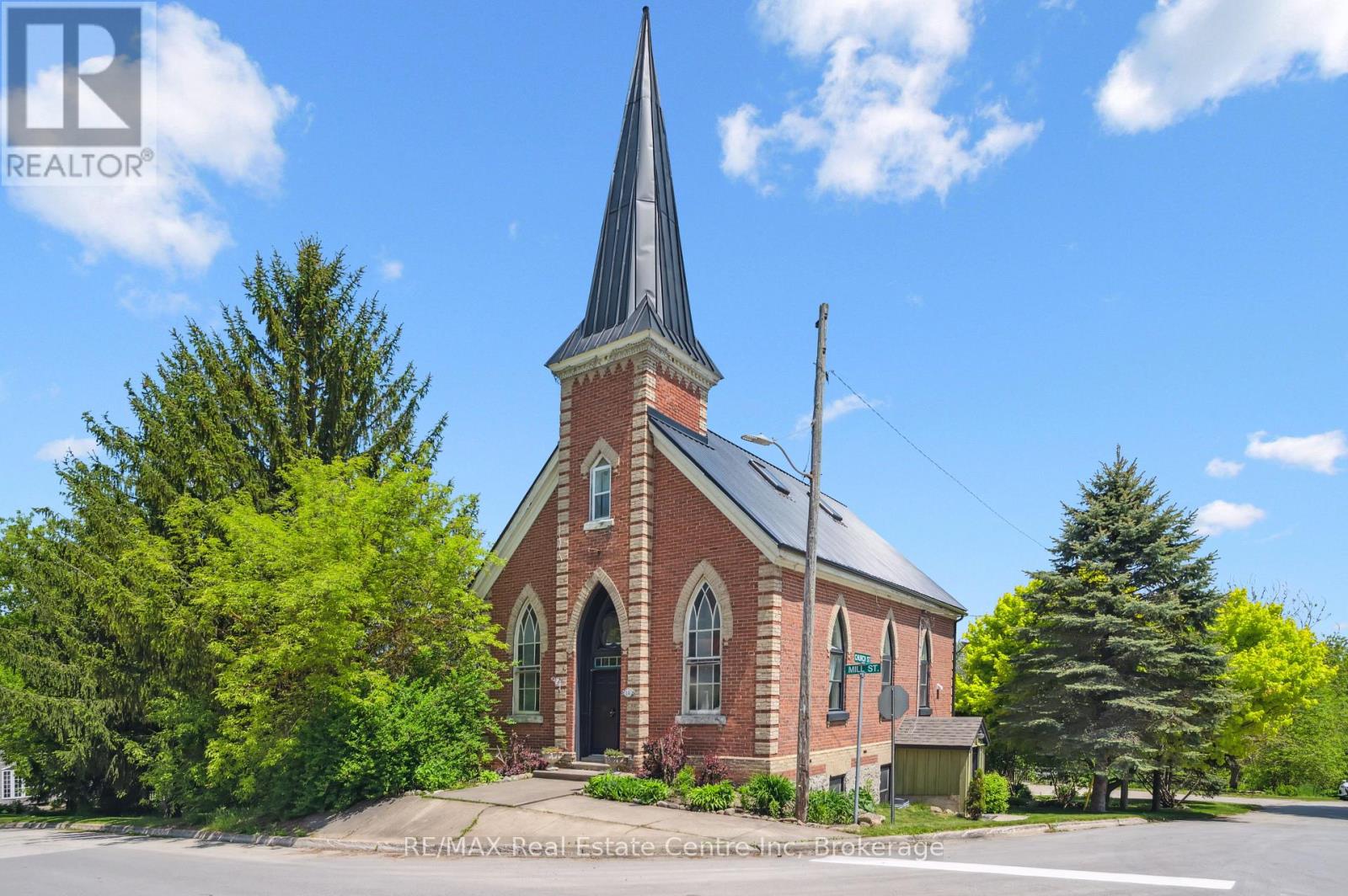 10 MILL STREET, Amaranth, Ontario