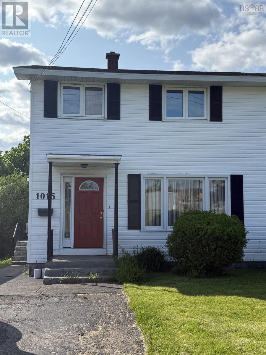 Property at 1015 Upper Prince Street image 3