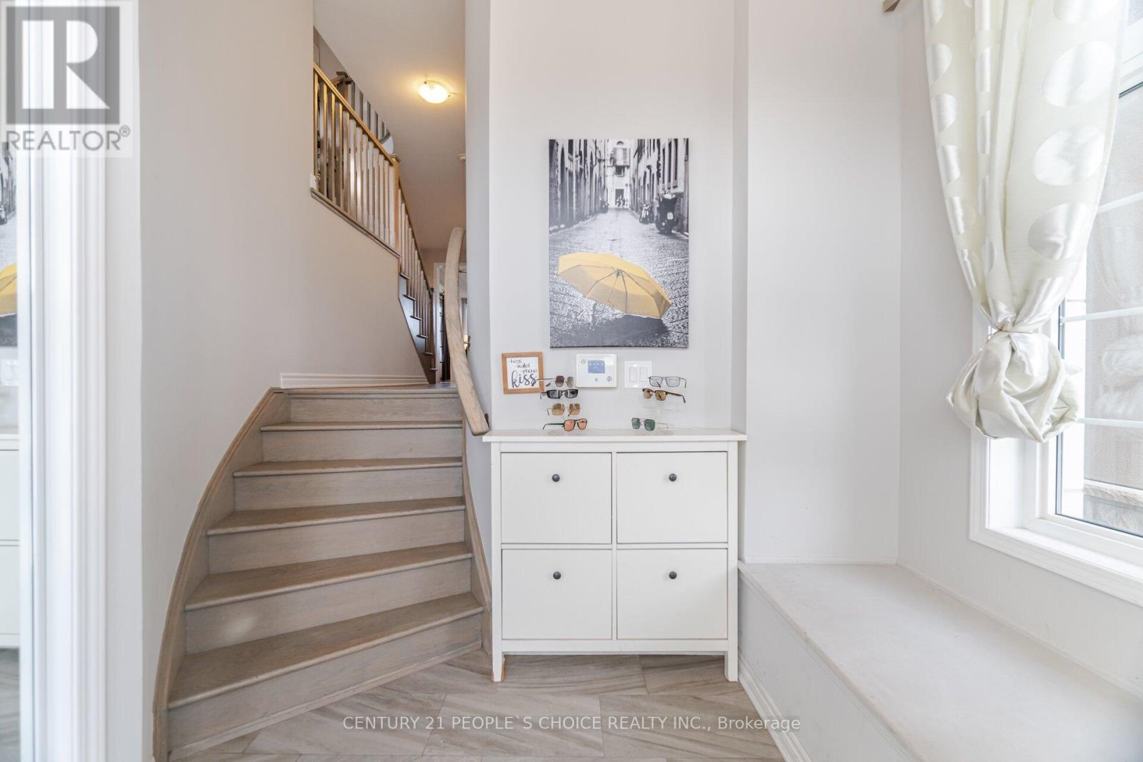 1419 Chretien Street, Milton (Fo Ford), Ontario  L9E 1G7 - Photo 5 - W12193921