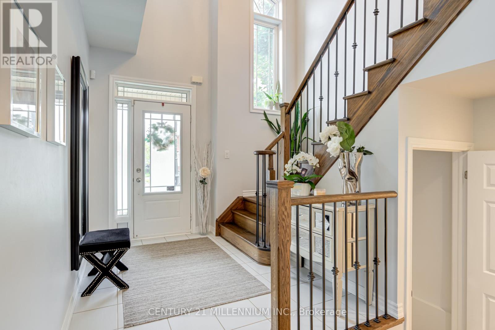 100 Kempenfelt Trail, Brampton, Ontario  L7A 0A7 - Photo 2 - W12193926