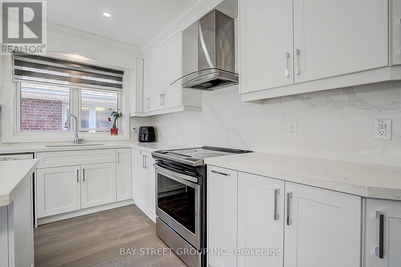 7 Caswell Drive, Toronto (Newtonbrook East), Ontario  M2M 3M1 - Photo 14 - C12096666
