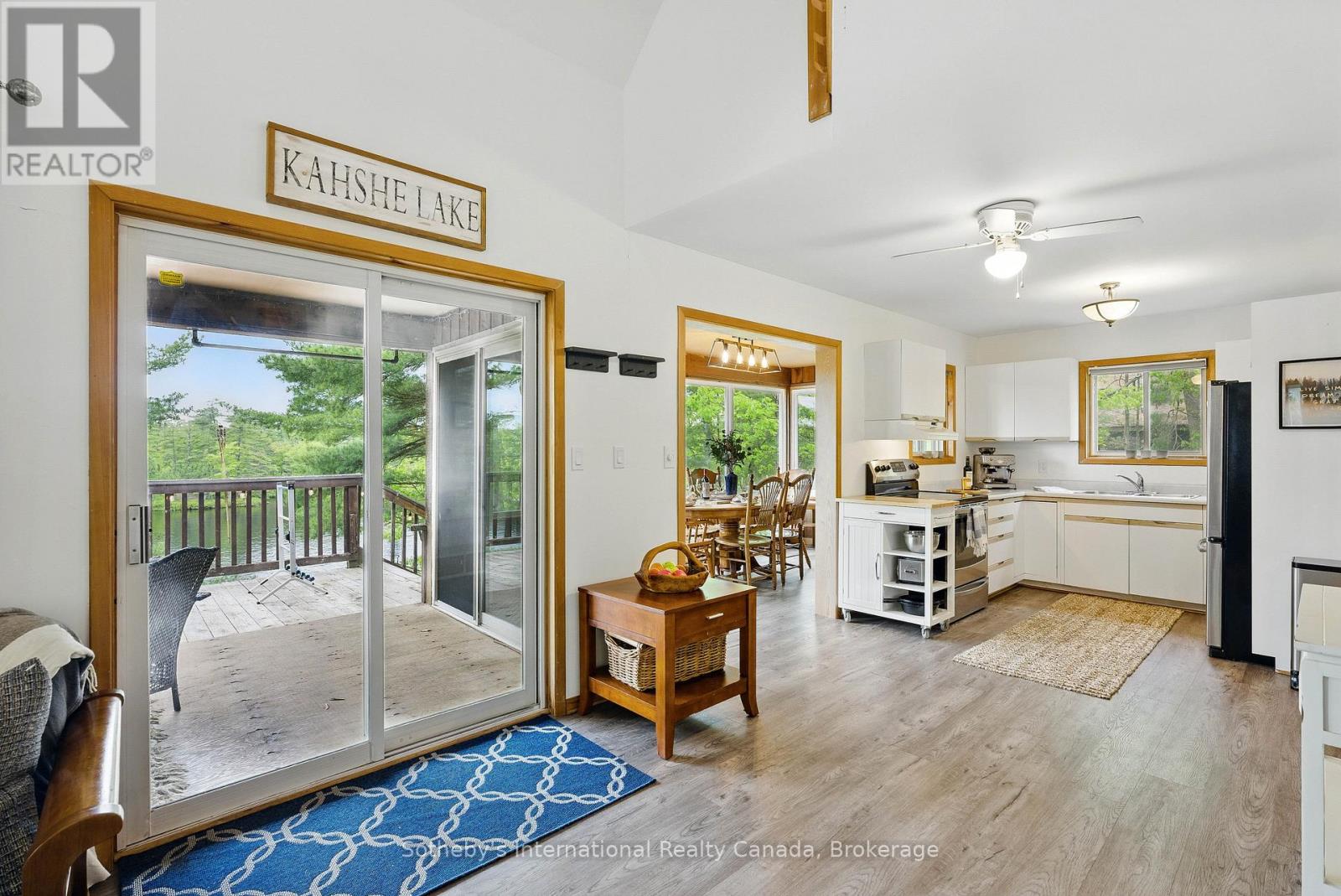 5760 Kahshe Lake, Gravenhurst, Ontario  P0E 1G0 - Photo 14 - X12193979